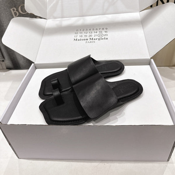 MM Flat Flip-Flops Black Cowhide 896509