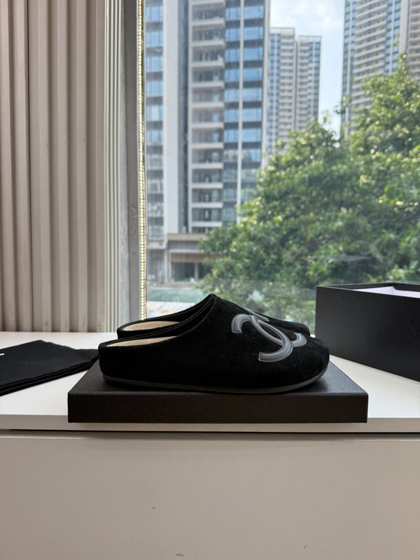 CC 26s Mules Black Suede 967490