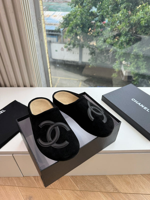 CC 26s Mules Black Suede 967490