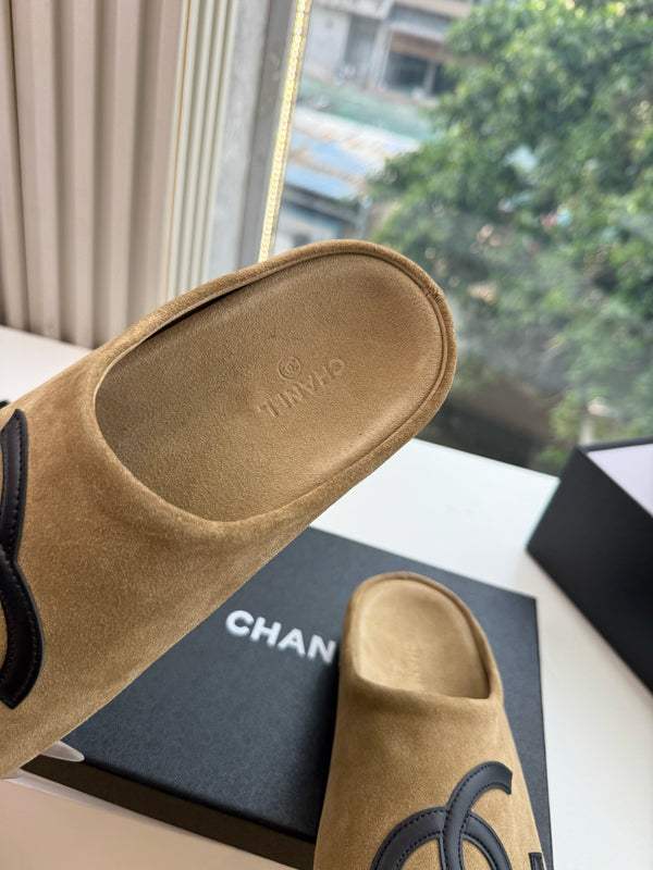 CC 26s Mules Beige Suede 967489