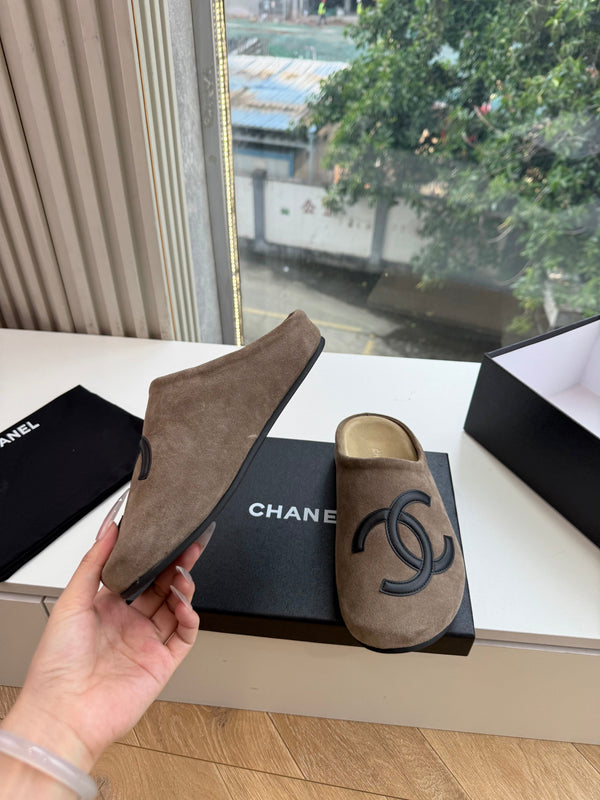 CC 26s Mules Light Taupe Suede 967488