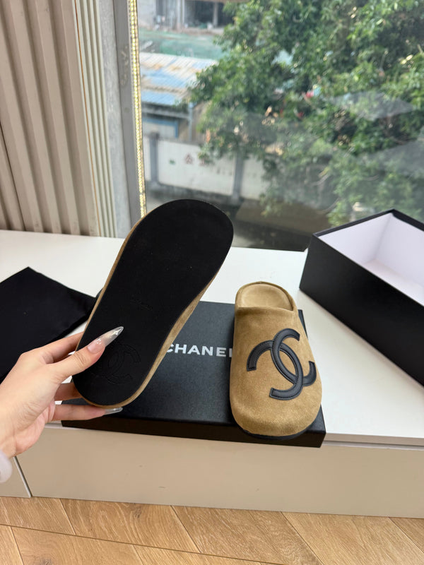 CC 26s Mules Beige Suede 967489