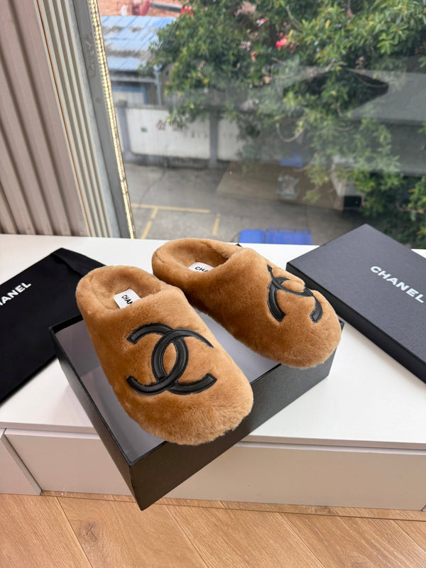 CC 26s Mules Beige Shearling 9675442