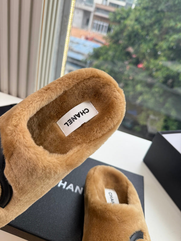CC 26s Mules Beige Shearling 9675442