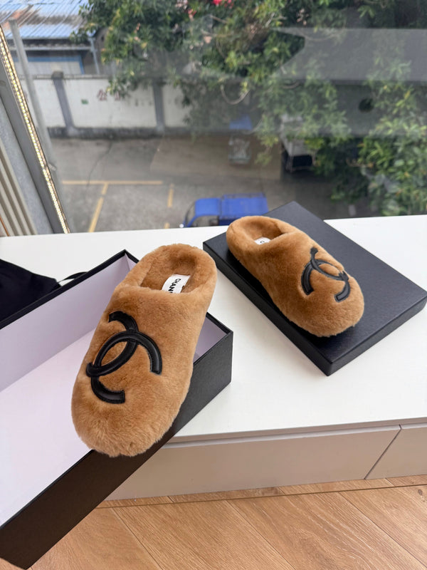CC 26s Mules Beige Shearling 9675442