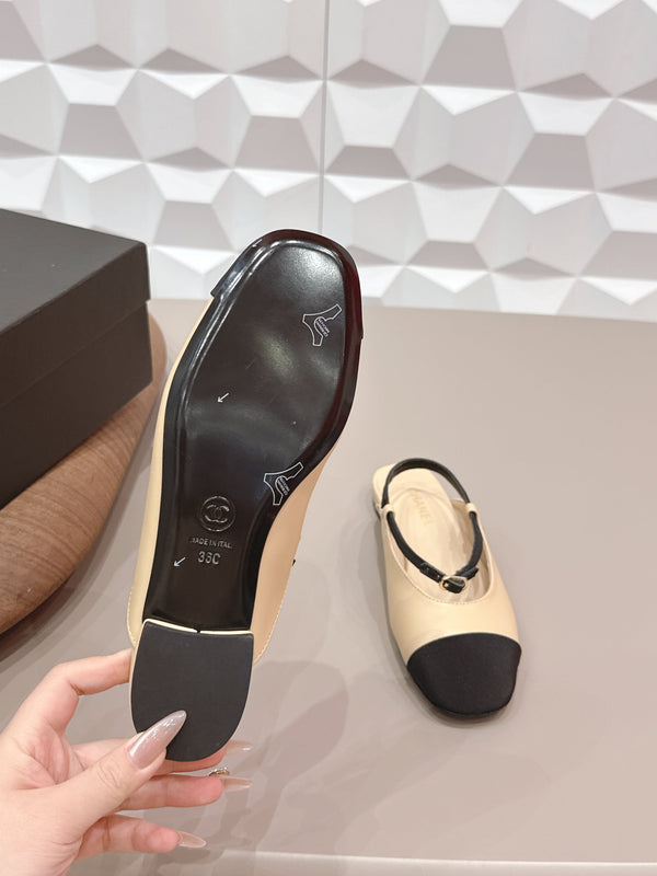 Ballerines CC 26s bout rond talon ouvert Noir Beige Tissu Cuir 613255