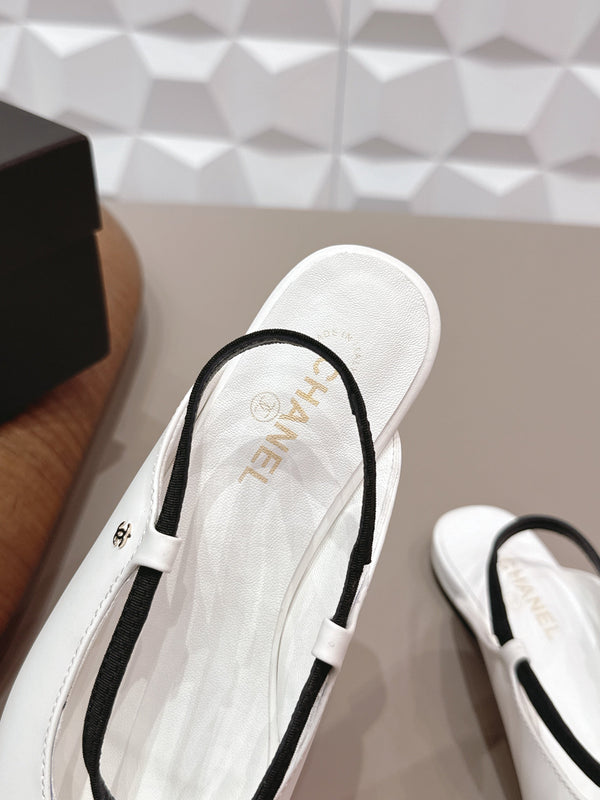 Ballerines à bout rond et arrière ouvert CC 26s Tissu Noir Blanc Cuir 613257
