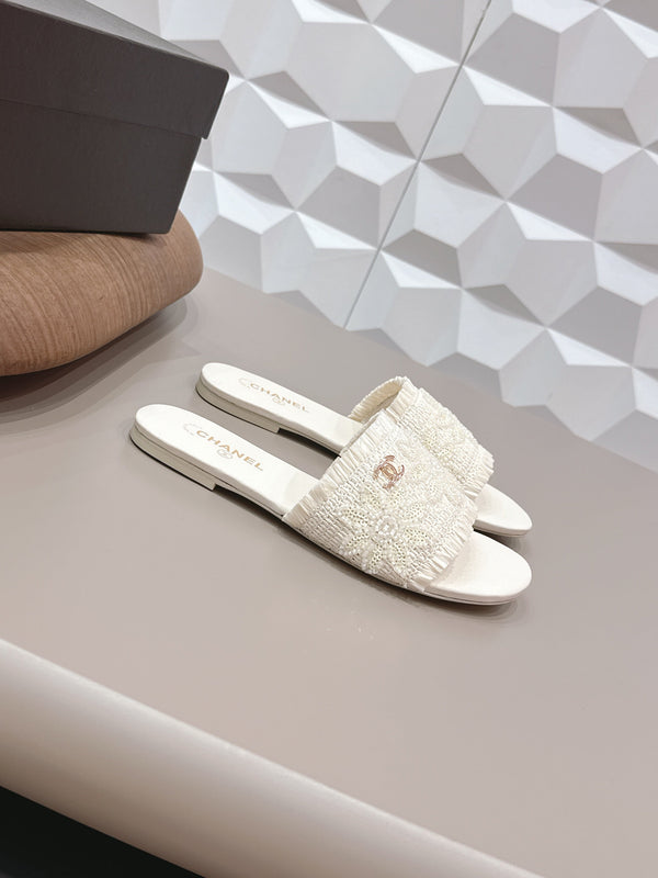 CC 26s Sandales Plates Blanches Cuir Paille 613264