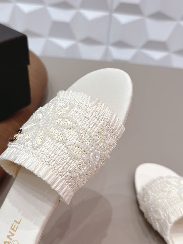 CC 26s Sandales Plates Blanches Cuir Paille 613264