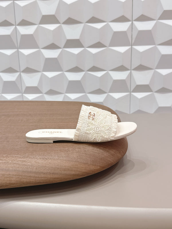 CC 26s Sandales Plates Blanches Cuir Paille 613264