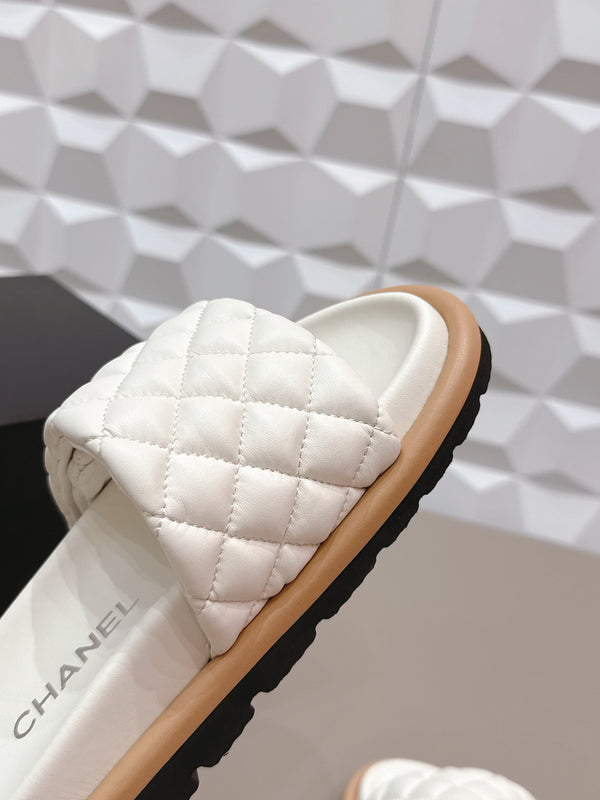 CC 26s Sandales Boucle Cuir Matelassé Blanc 613275