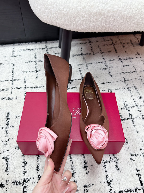 RV Rose Vivier Flower Slingback Plat Satin Rose Marron 617285