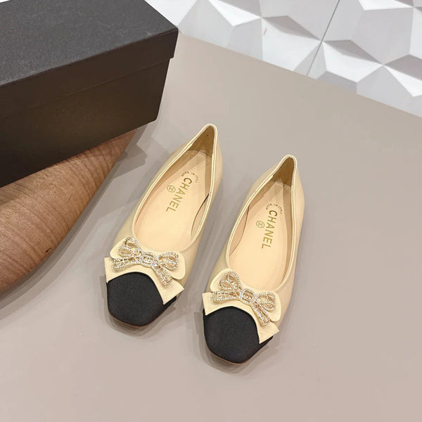CC 26s Ballerines agneau beige et noir 650292
