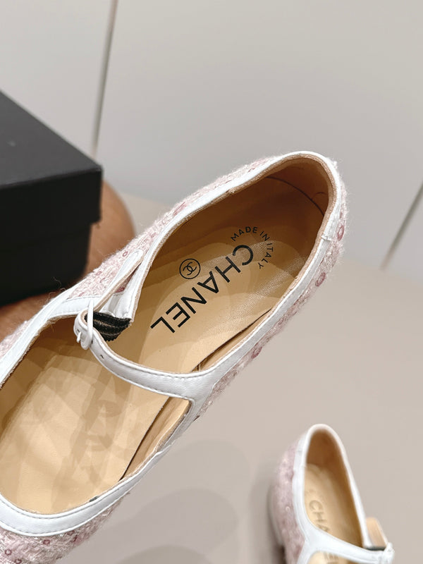 CC 26s Square-toe Ballet Flat White Pink Sheepskin 875988