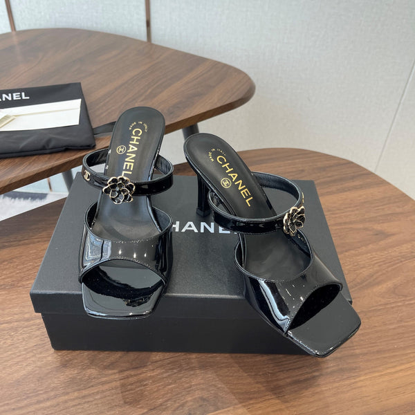 CC 26s Camellia Sandals 8cm Black Patent Leather 624226