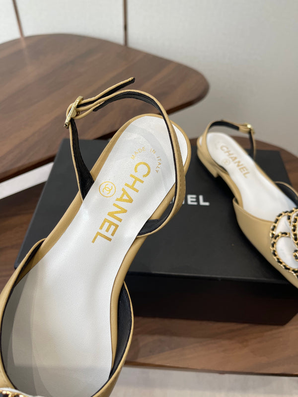 CC Classic Camélia Slingback Plat Cuir Beige Blanc 624231