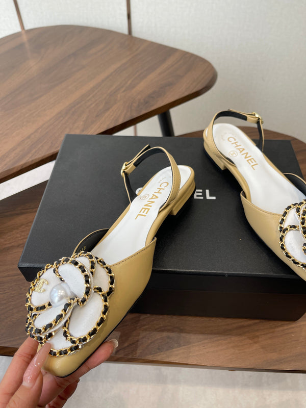 CC Classic Camélia Slingback Plat Cuir Beige Blanc 624231