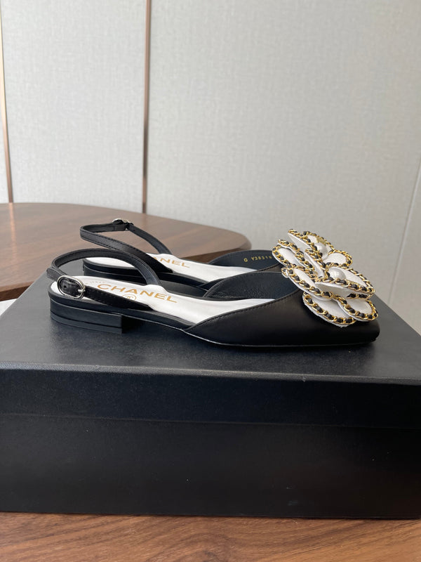 CC Classique Camélia Plat Slingback Cuir Noir Blanc 624232