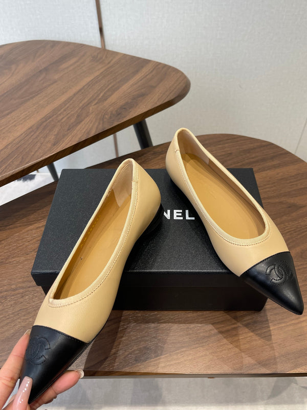 CC 26s Ballet Flats Beige Black Lambskin 624240