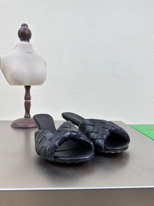 BV Blink Mule 5cm Black Intrecciato Leather