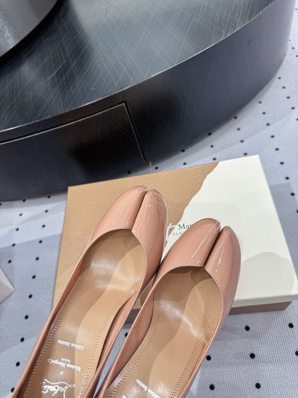 CL x Margiela 25 Pumps Beige 10cm Patent Leather 296037
