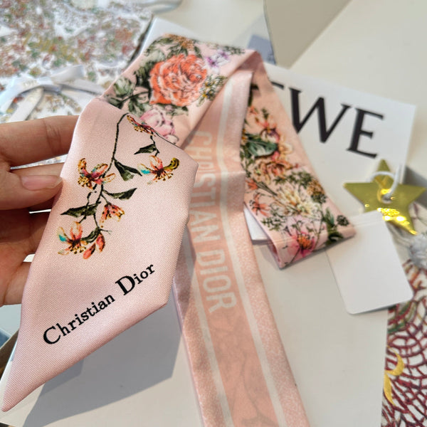 CD Twilly Mini Scarf 105cm Light Pink Colorful Mulberry Silk 902533