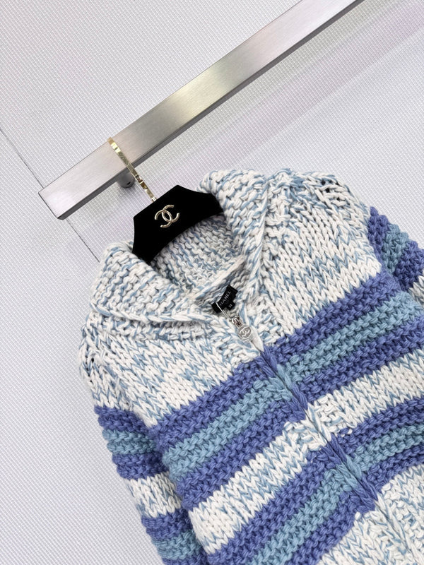 Chanel 2025 Gilet en maille rayée Bleu mélangé Cachemire 325537
