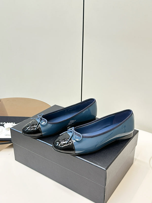 Chanel 25 Ballet Flat Blue Black Patent Leather 469254