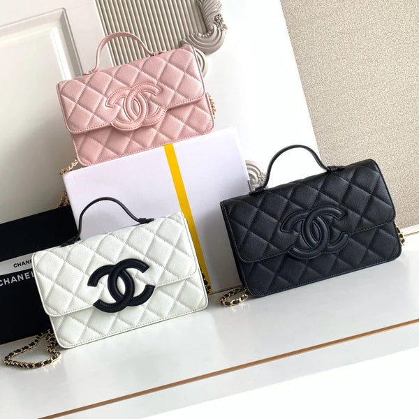 CC 2026 Flap Bag 24cm Pebbled Calfskin