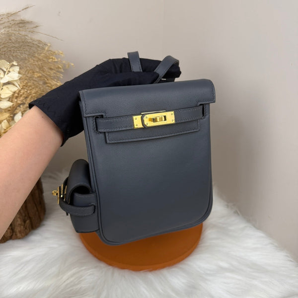 HM Kelly Jump Backpack Black Cowhide Gold Hardware 270044