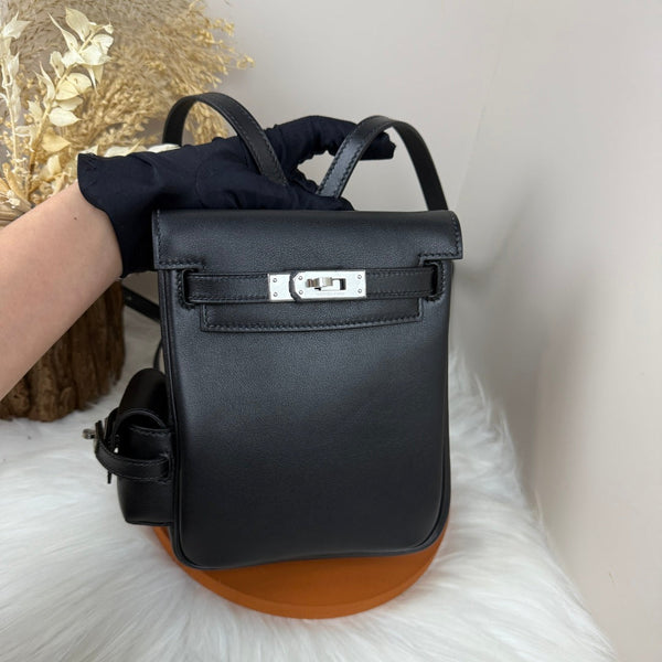 HM Kelly Jump Backpack Black Cowhide Sliver Hardware 270046