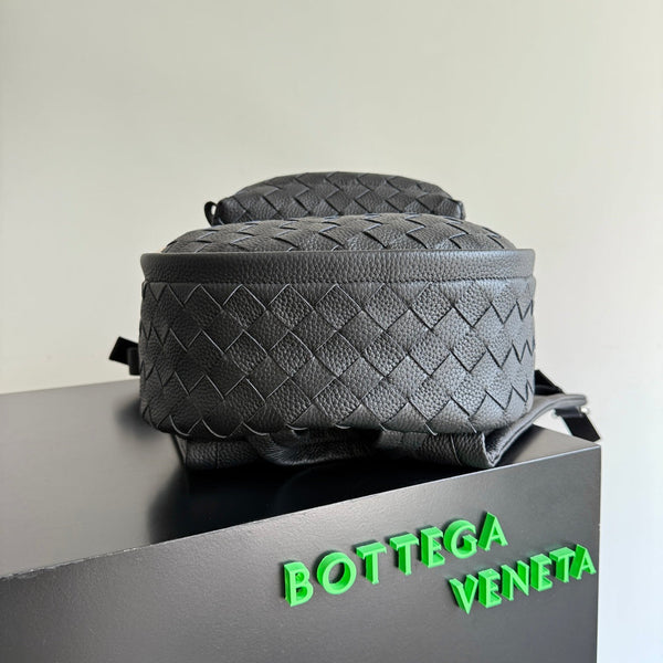 Zaino BV 25 in pelle intrecciata nera