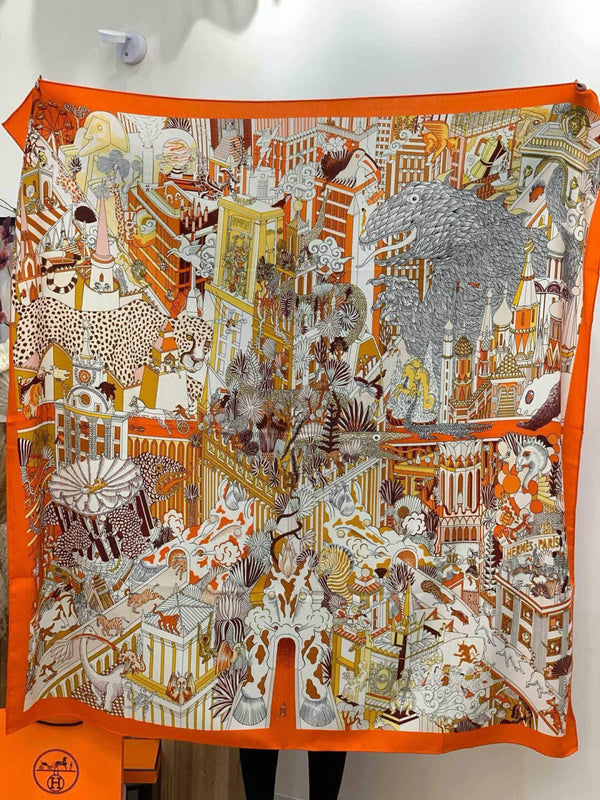 HM 25s Le Carré du Roi 140cm Orange Multicolore Cachemire 973041