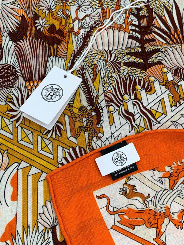 HM 25s Le Carré du Roi 140cm Orange Multicolore Cachemire 973041