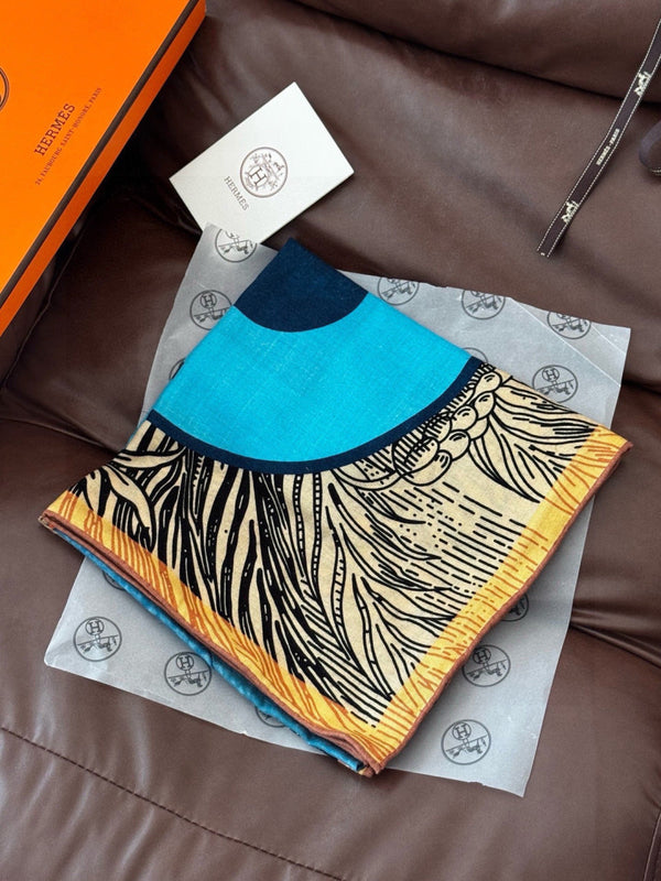 HM 26s Double-sided Scarf 140cm Blue Yellow Silk Cashmere 153140