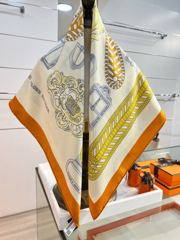 HM 26s Printed Square Scarf 88 In Silk 309938