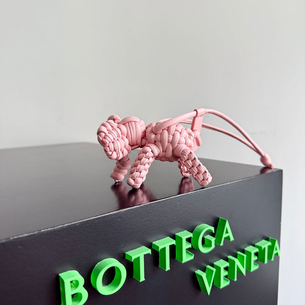 BV 25 Ciondolo elefante in pelle rosa
