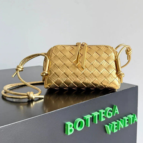 Bottega Veneta 2026 Concert Pouch Bag 18.5 Or Métallisé Cuir Intrecciato