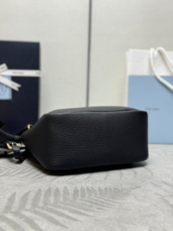 Prada Small Bag 23cm Black Grain Leather GHW