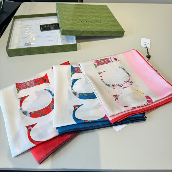 GG Signature Floral Scarf 90CM White Pink Twill Silk 280696