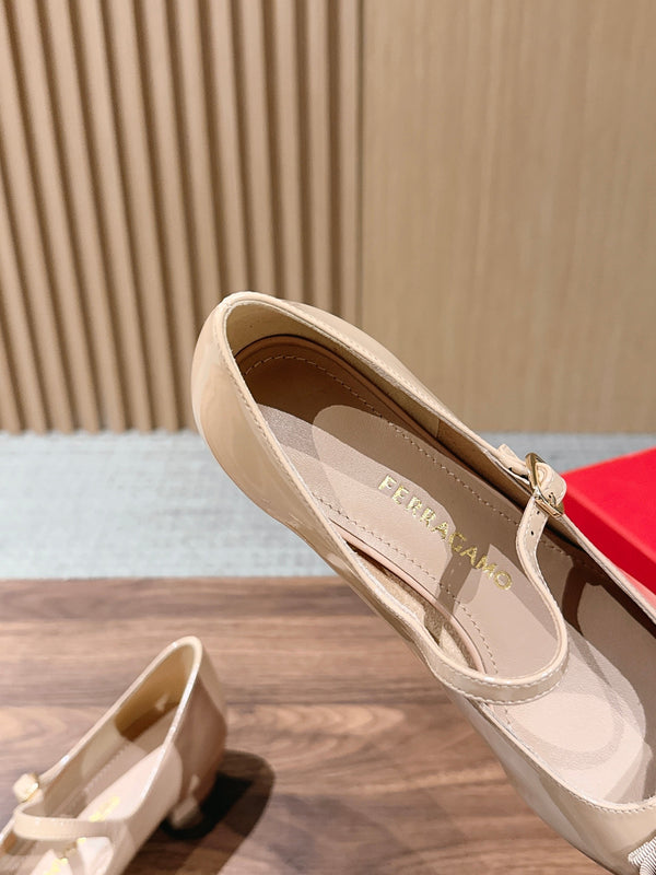 Ferragamo Vara Bow Mary Jane 3cm Beige Patent Leather 693006