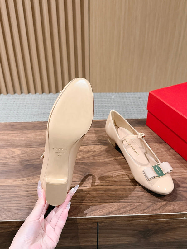 Ferragamo Vara Bow Mary Jane 3cm Beige Patent Leather 693006