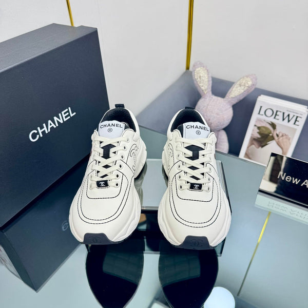 CC Sneaker White with Sticker Cowhide 238623