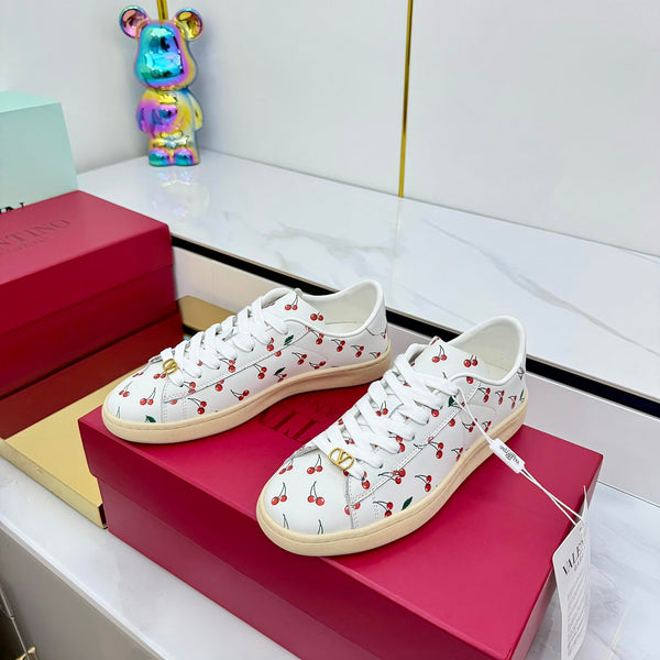 VT 25 Royco Sneaker Cherry White Cowhide 331397