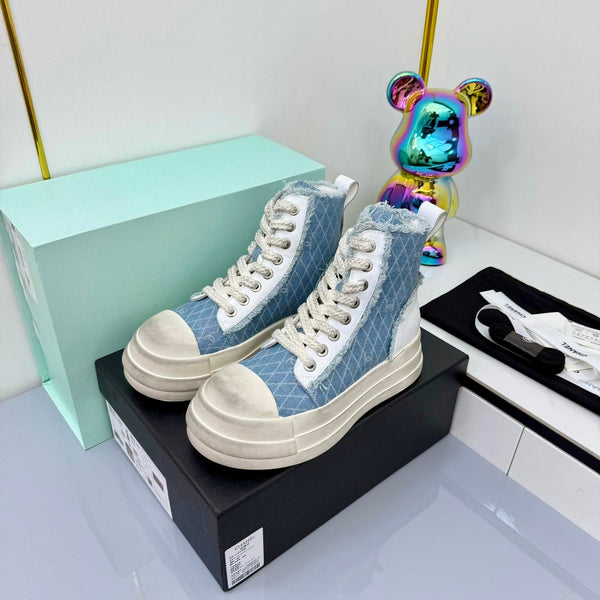 Sneaker alta Chanel 25 in denim di vacchetta azzurro chiaro bianco Frabic 469780