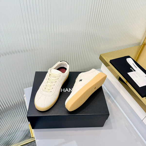 CC 26 Trainer Ivory Suede 713981
