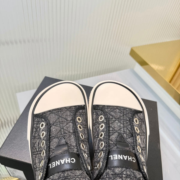 CC 26s Casual Sports Mules Black White Denim 924003