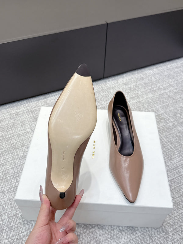 The Row 25ss TR Kitten heel Pointed Toe Shoes 35mm Taupe Blush Sheepskin 451305