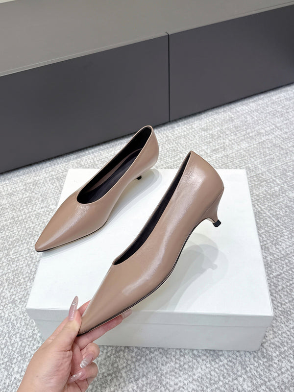 The Row 25ss TR Kitten heel Pointed Toe Shoes 35mm Taupe Blush Sheepskin 451305