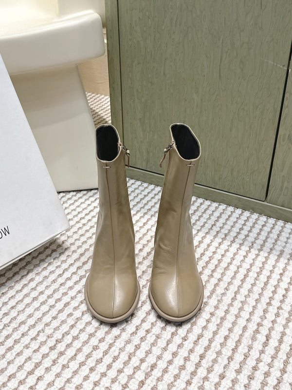 The Row 2025 Bottines à talon épais et bout rond en cuir taupe 572088